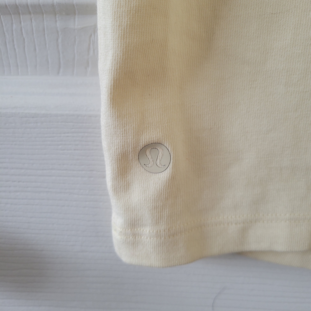 lululemon athletica Cream 1998 Graphic Tee - Picture 3 of 3